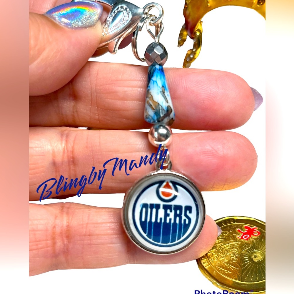 Men’s oilers keychain -minimalist -fan supporter